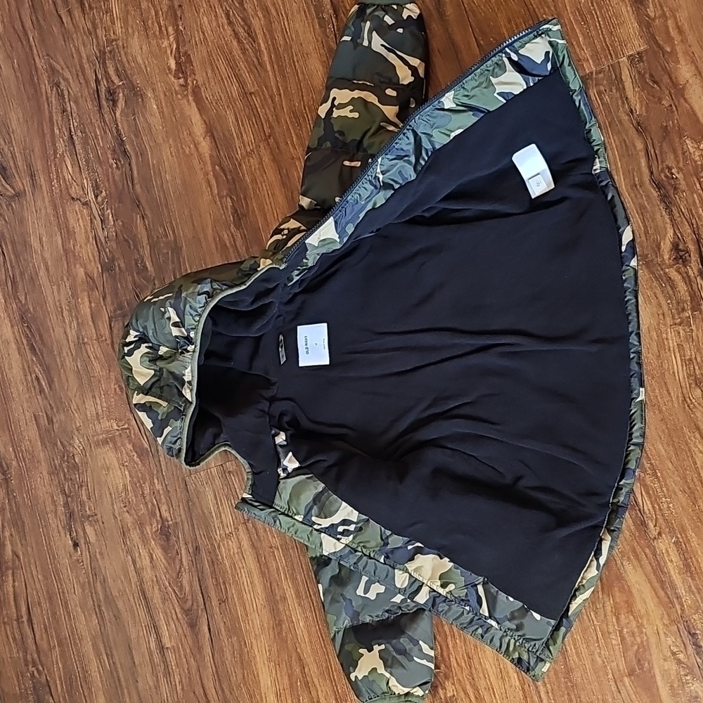 Old Navy Unisex Camo-print Zip-Up Hooded Puffer Coat Size 4T - Picture 2 of 6